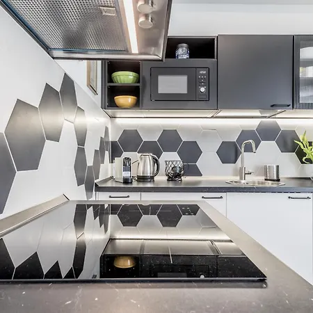 Maison 170 - Daire Roma